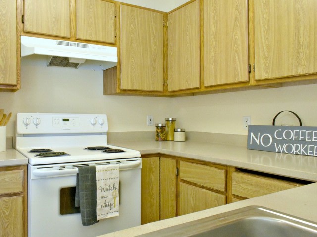 Red Rose Manor Image 5