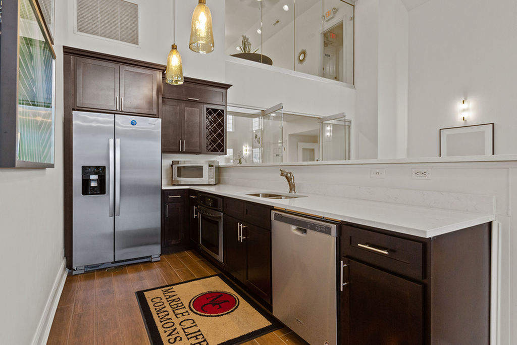 Marble Cliff Commons Image 16