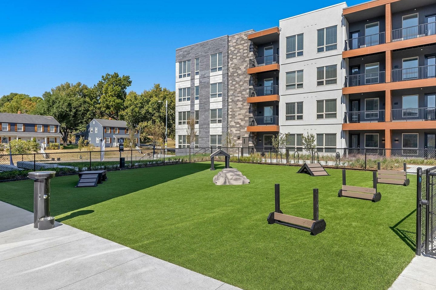 Brookside Commons Image 10