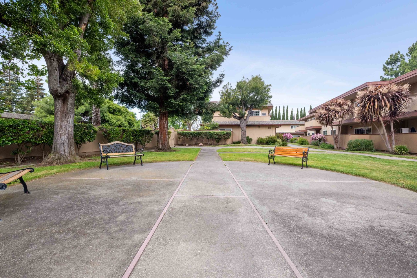 Fremont Manor Image 8