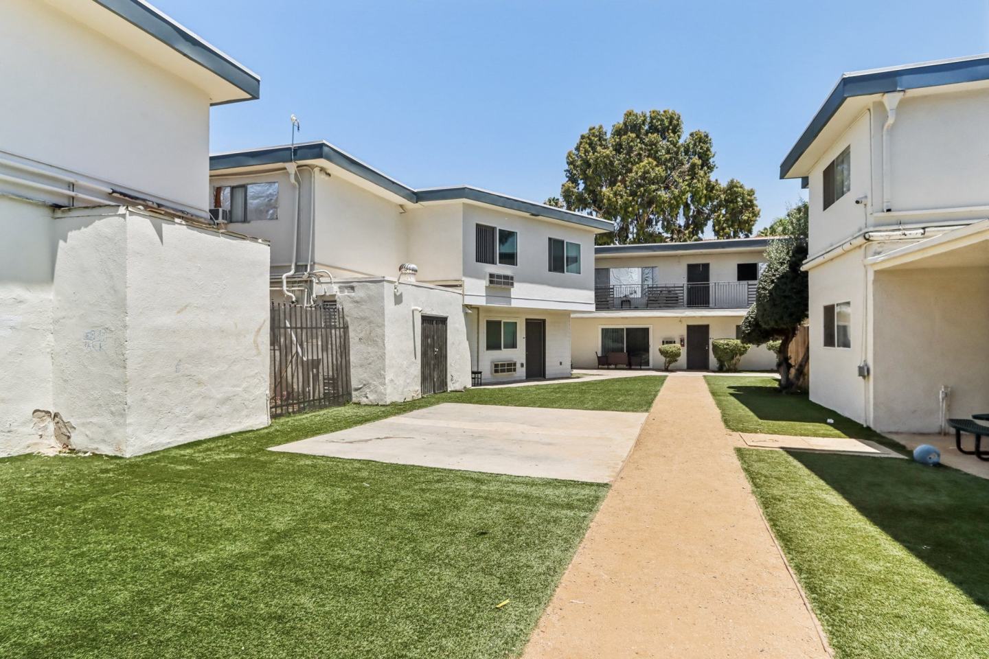 Shermanair Apartments Image 8