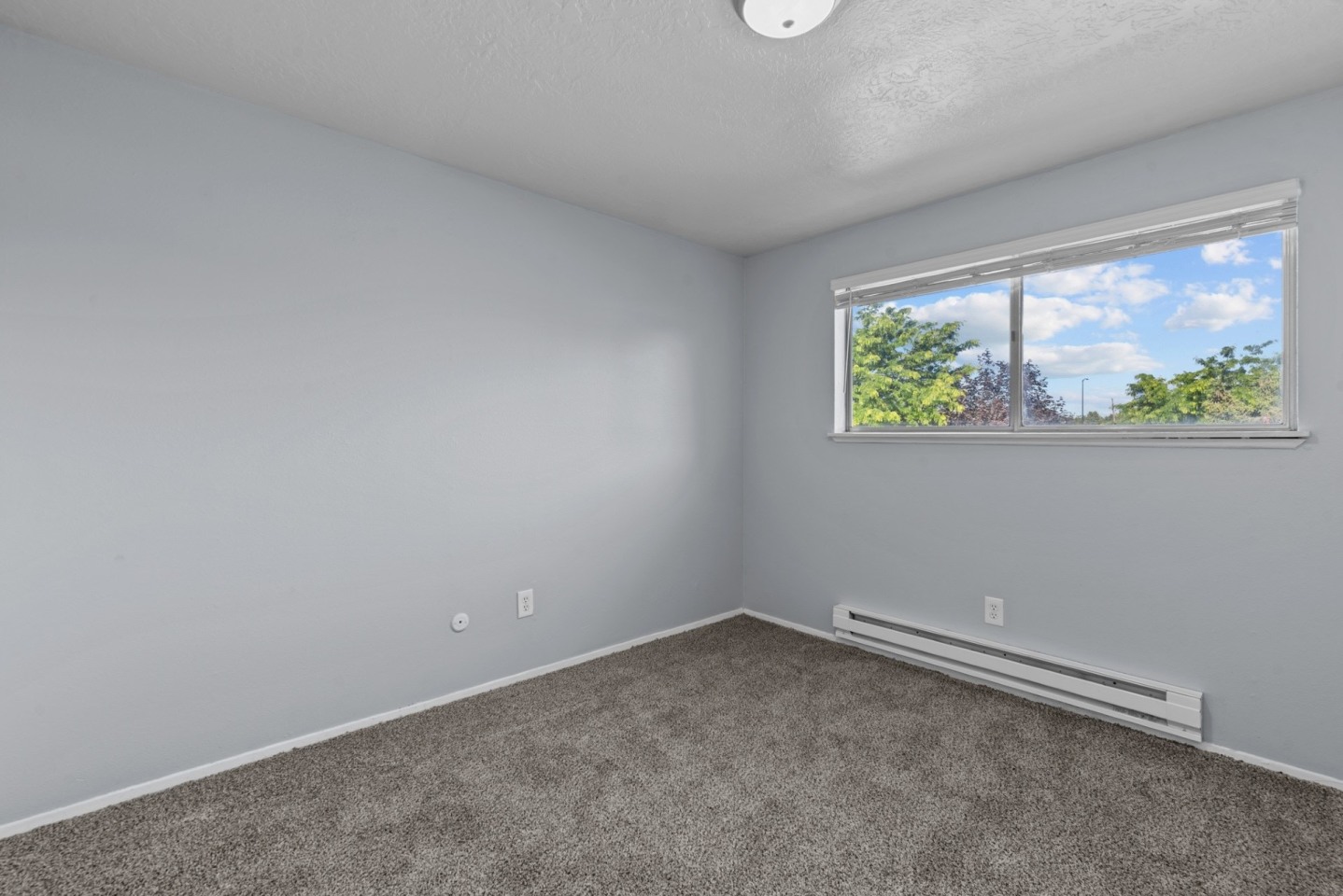 Sugar Pine Townhomes Apartments Image 6