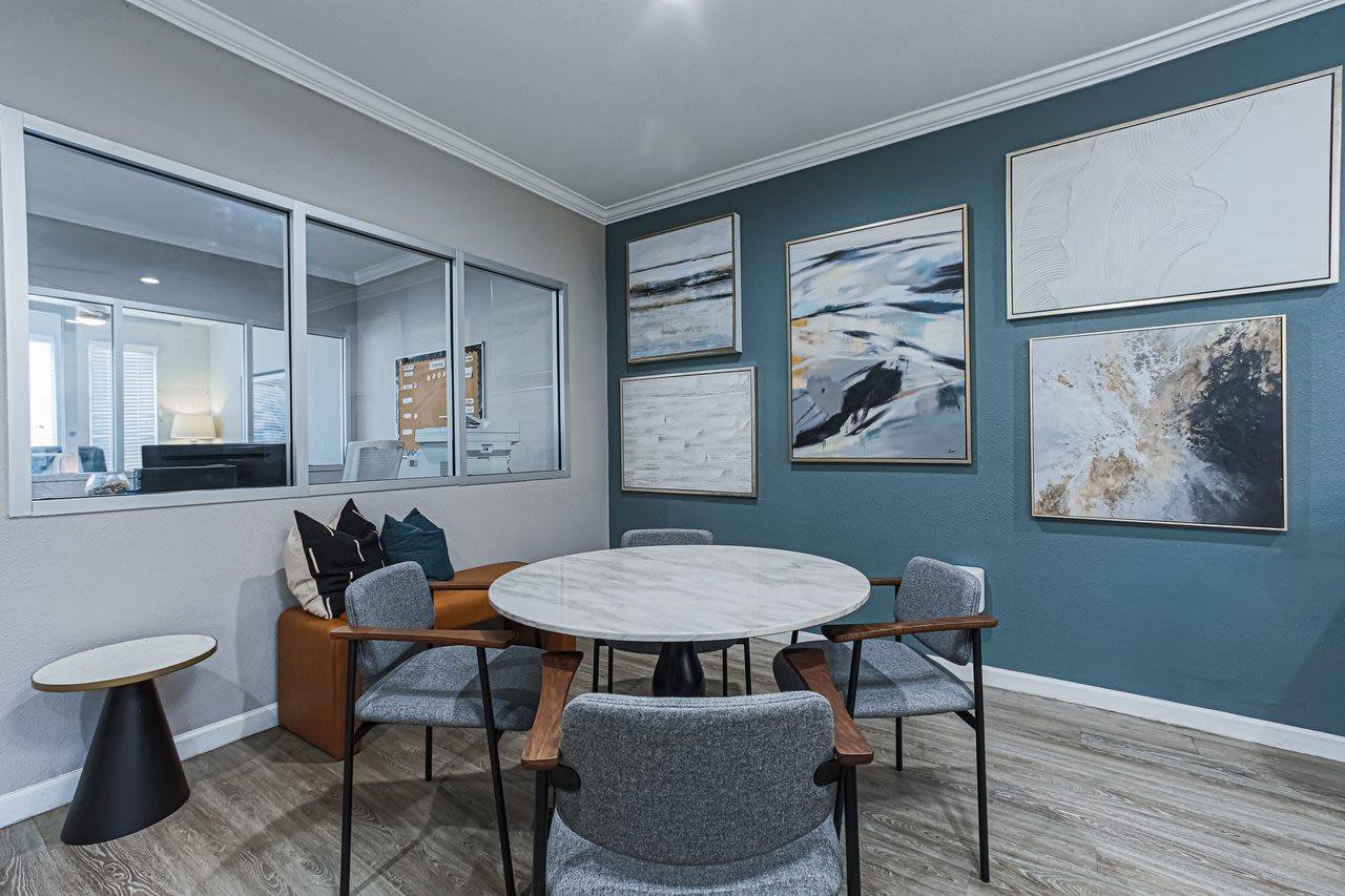 The Village at Bellaire Apartments Image 19
