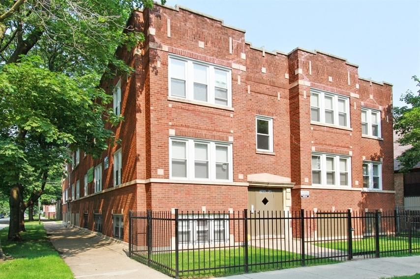 7956 S Burnham Ave Image 1