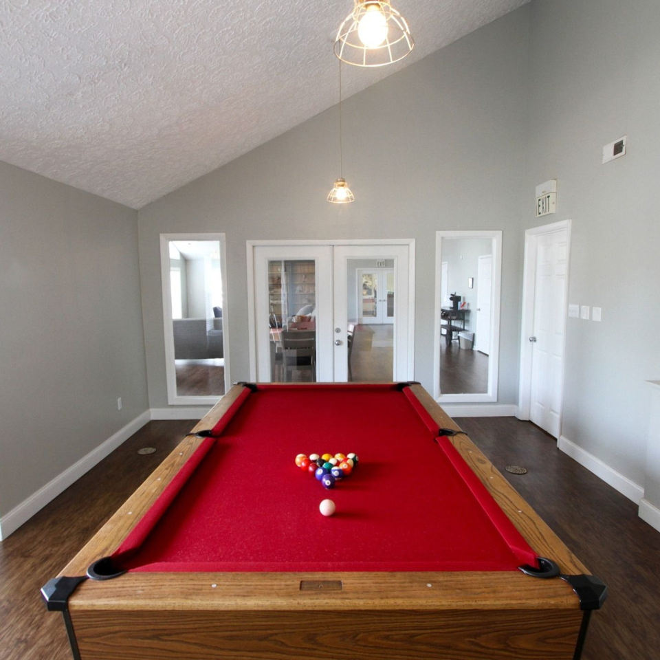 Cross Lakes Apartments Image 19