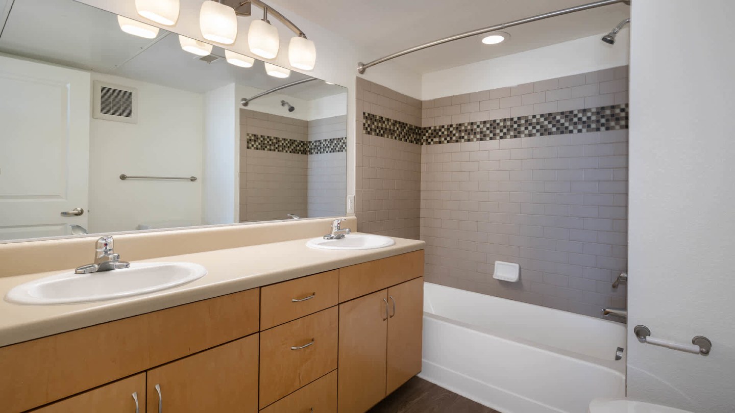 Arbour Square Apartment Image 41