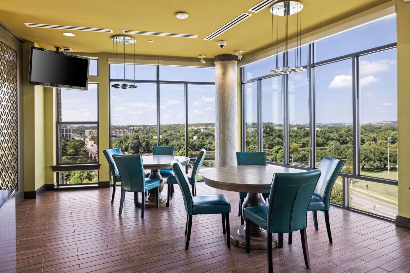 Gables Park Plaza Image 11