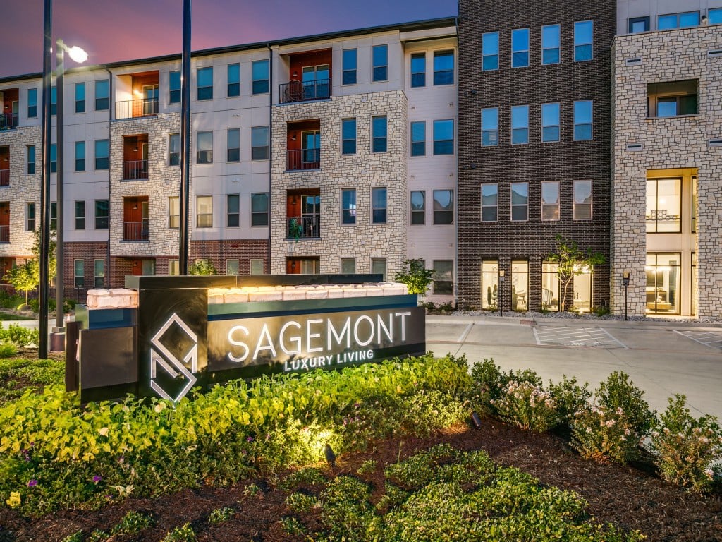 Sagemont Luxury Living Image 107