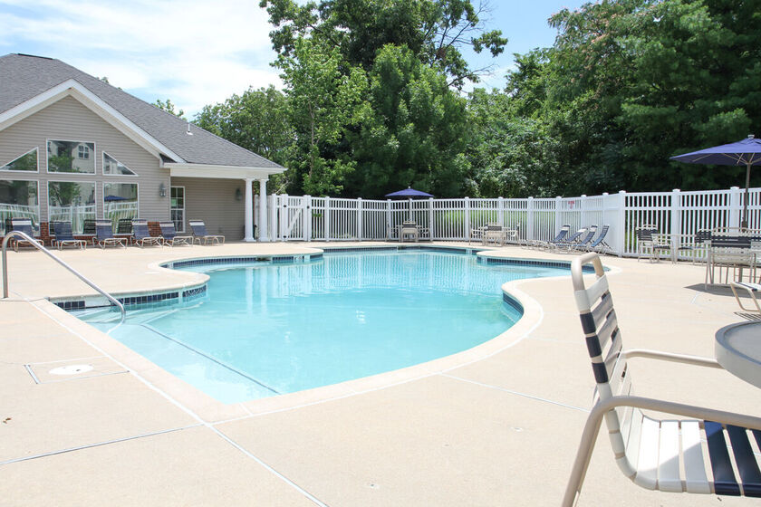 Walden Pond Apartments Image 10