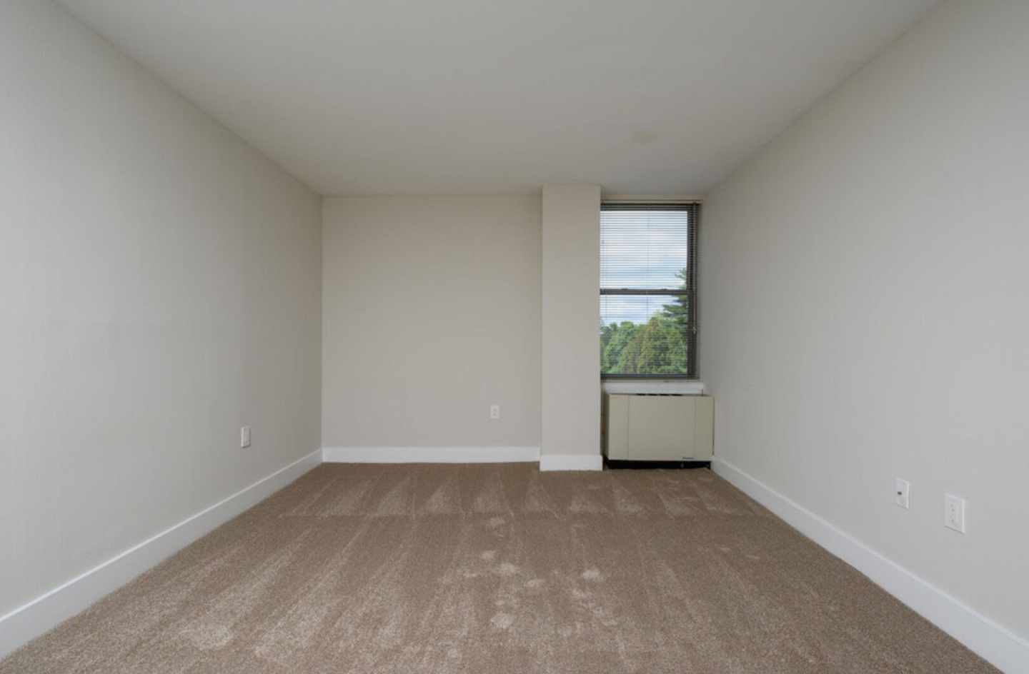 Dupont Towers Image 14