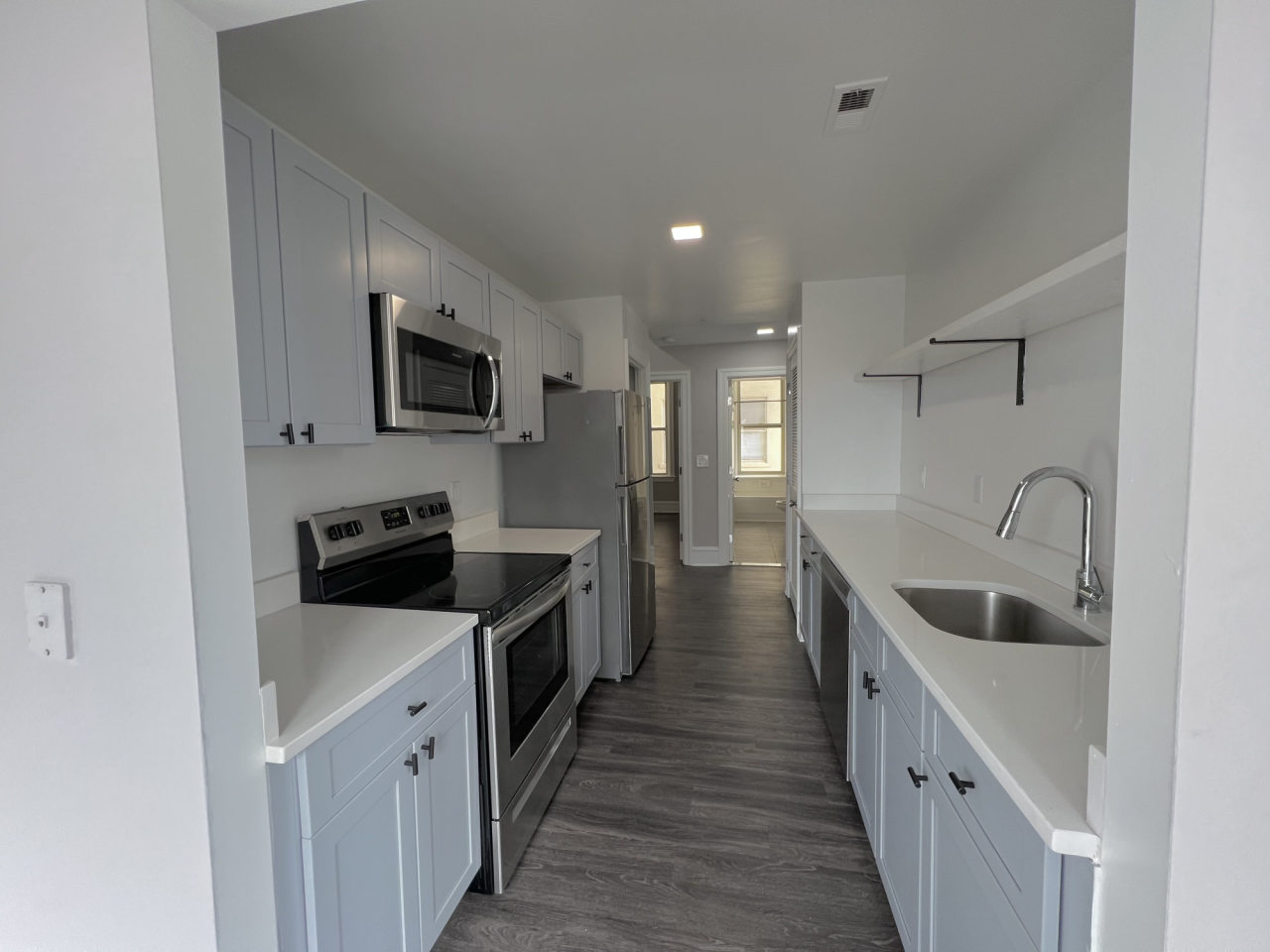 306 W Franklin Image 6