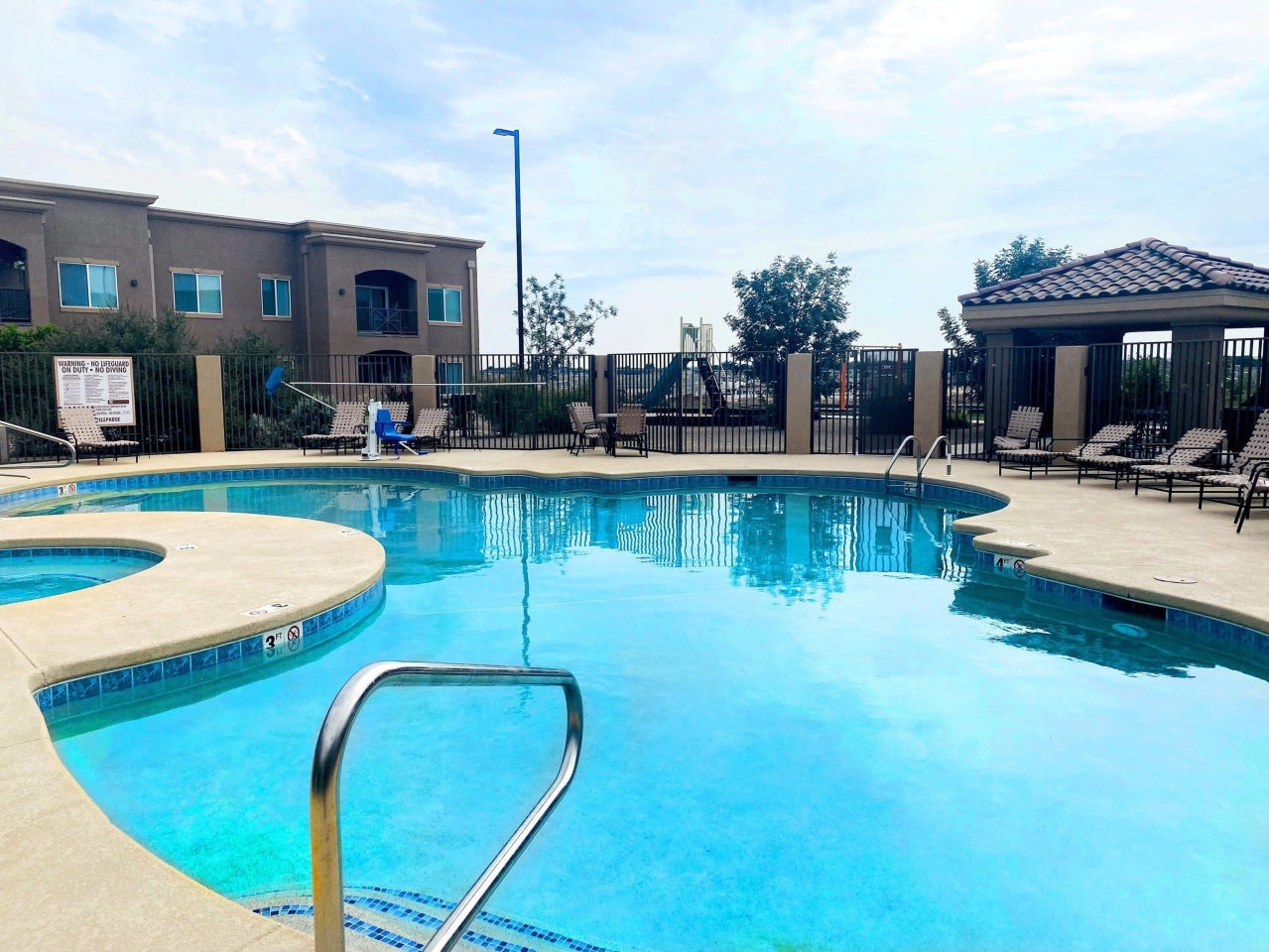 Spring River Luxury Apartment Homes Image 13