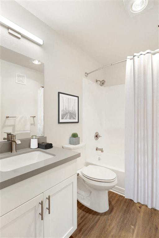 Bayside Village Image 32
