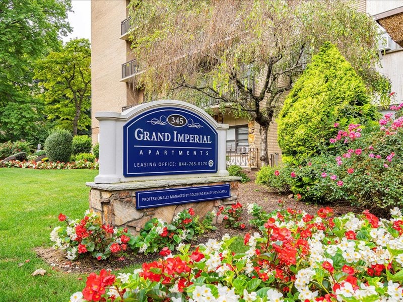 Grand Imperial Apartments Image 23