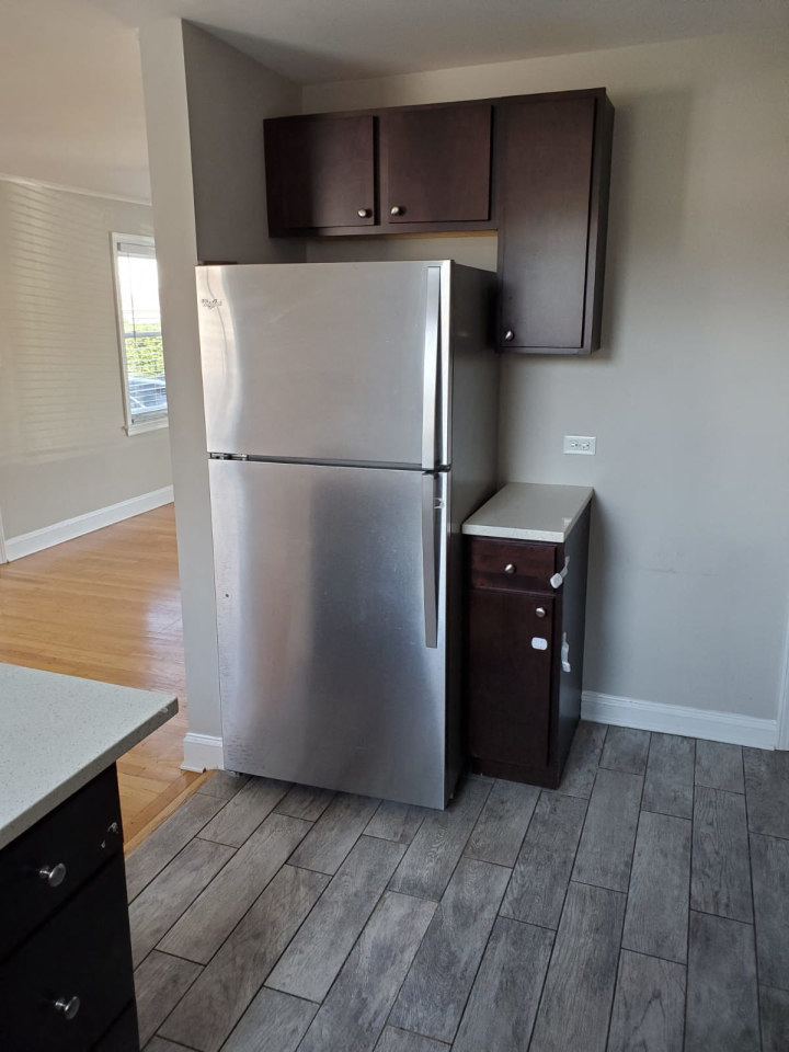 5631-5641 W Carmen Ave Image 3