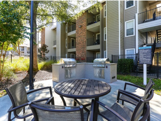 1070 Main Apartments Image 6
