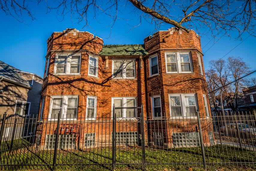 702 N Waller Ave Image 1