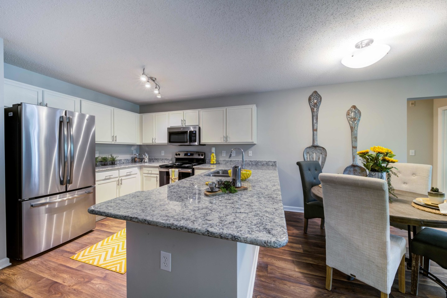 Summerlin Ridge Apartments Image 2