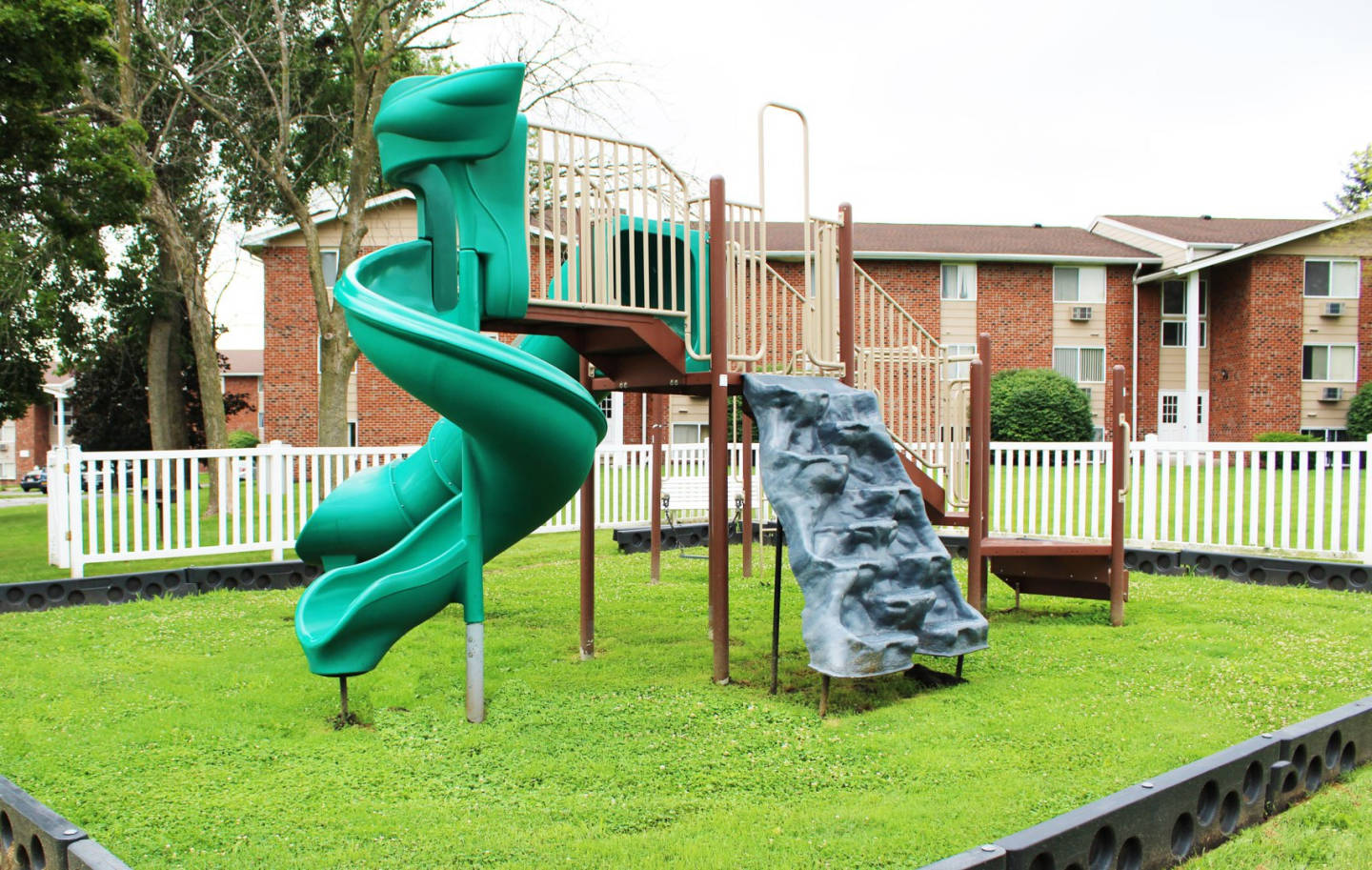 Highview Manor Apartments Image 35
