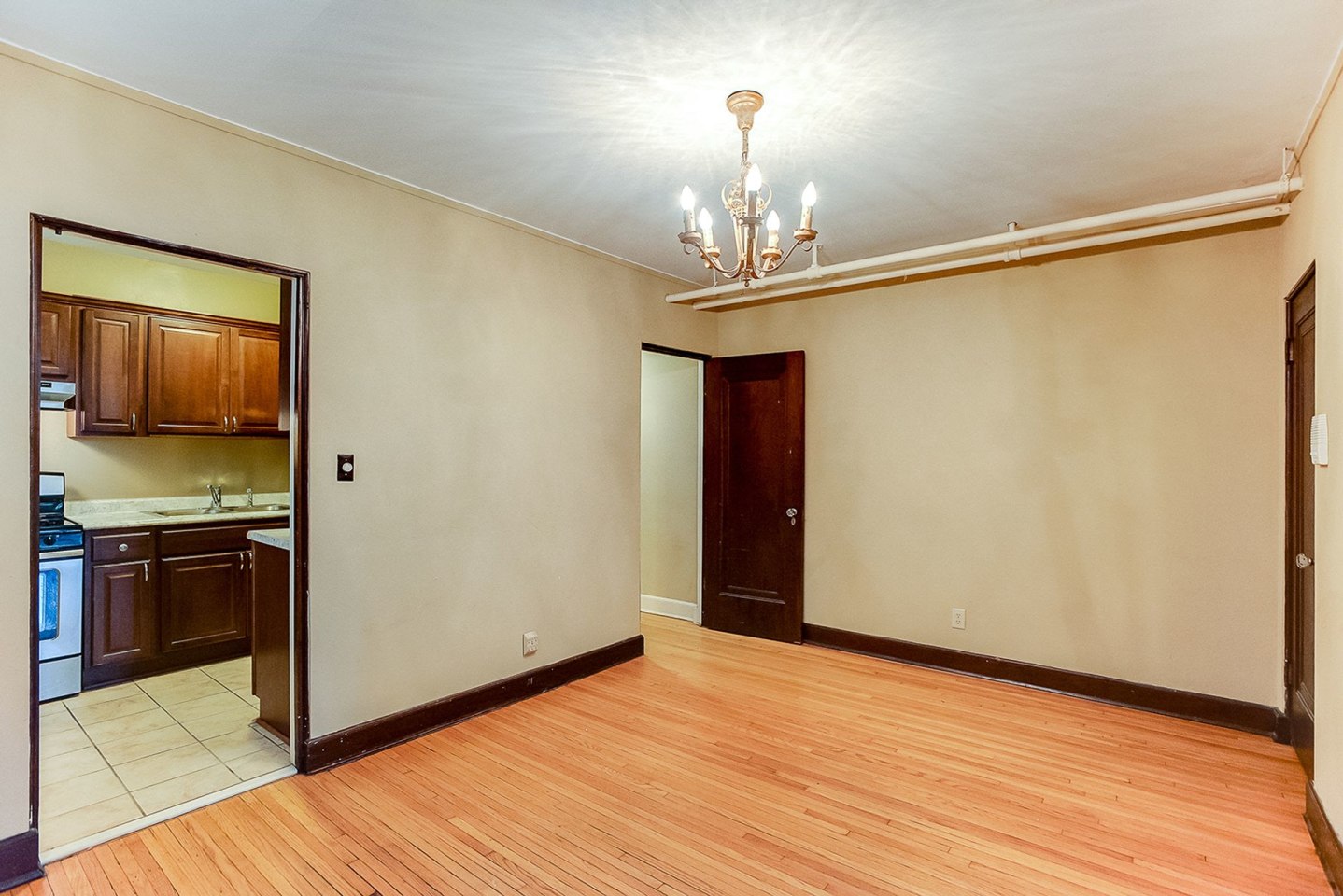 2884 Irving Avenue S Image 9