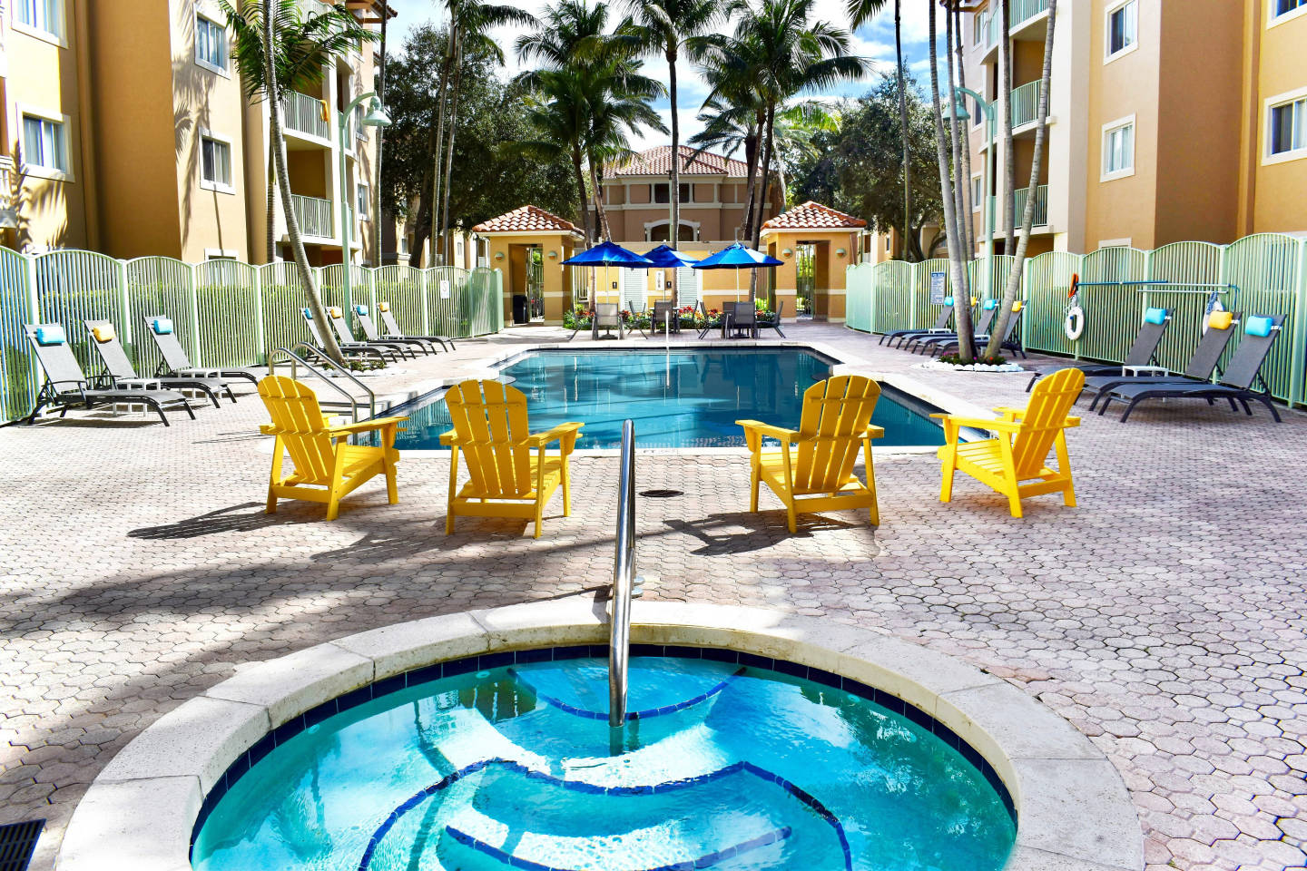 Sunrise Village Apartments Image 10