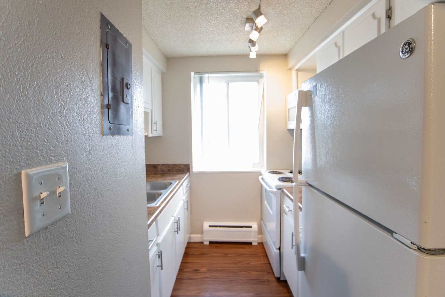 Joliet Towers Apartments Image 3