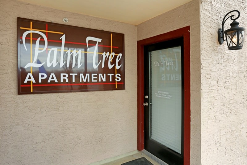 Palm Tree Apartments Image 5