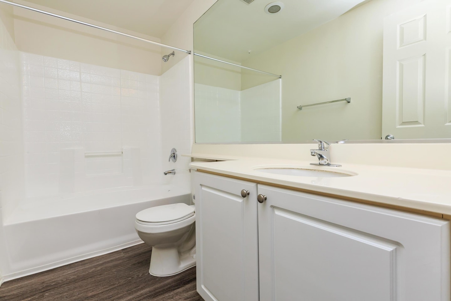 Laurel Terrace Apartment Homes Image 24