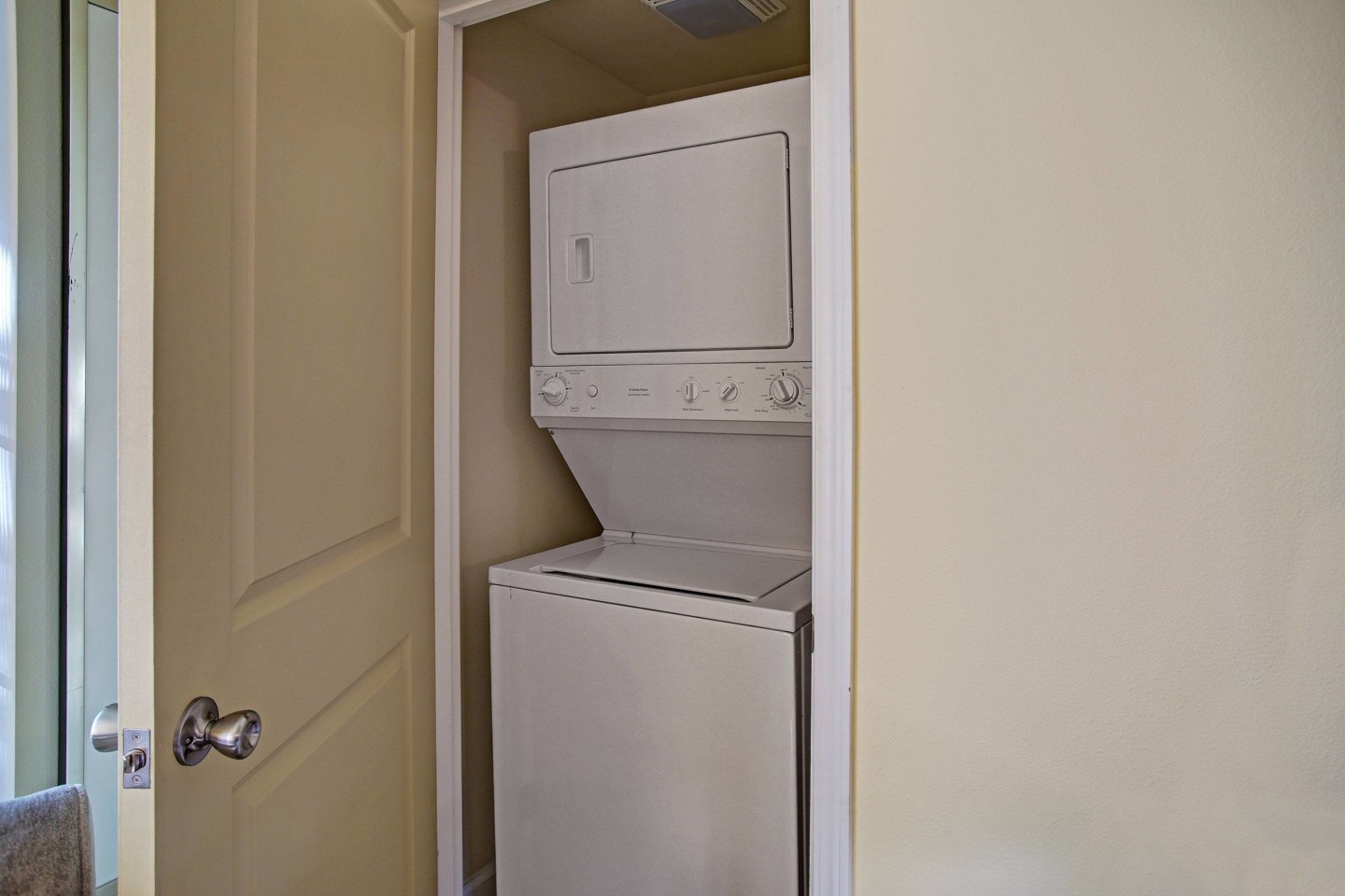 Regency Woods Apartment Homes Image 14