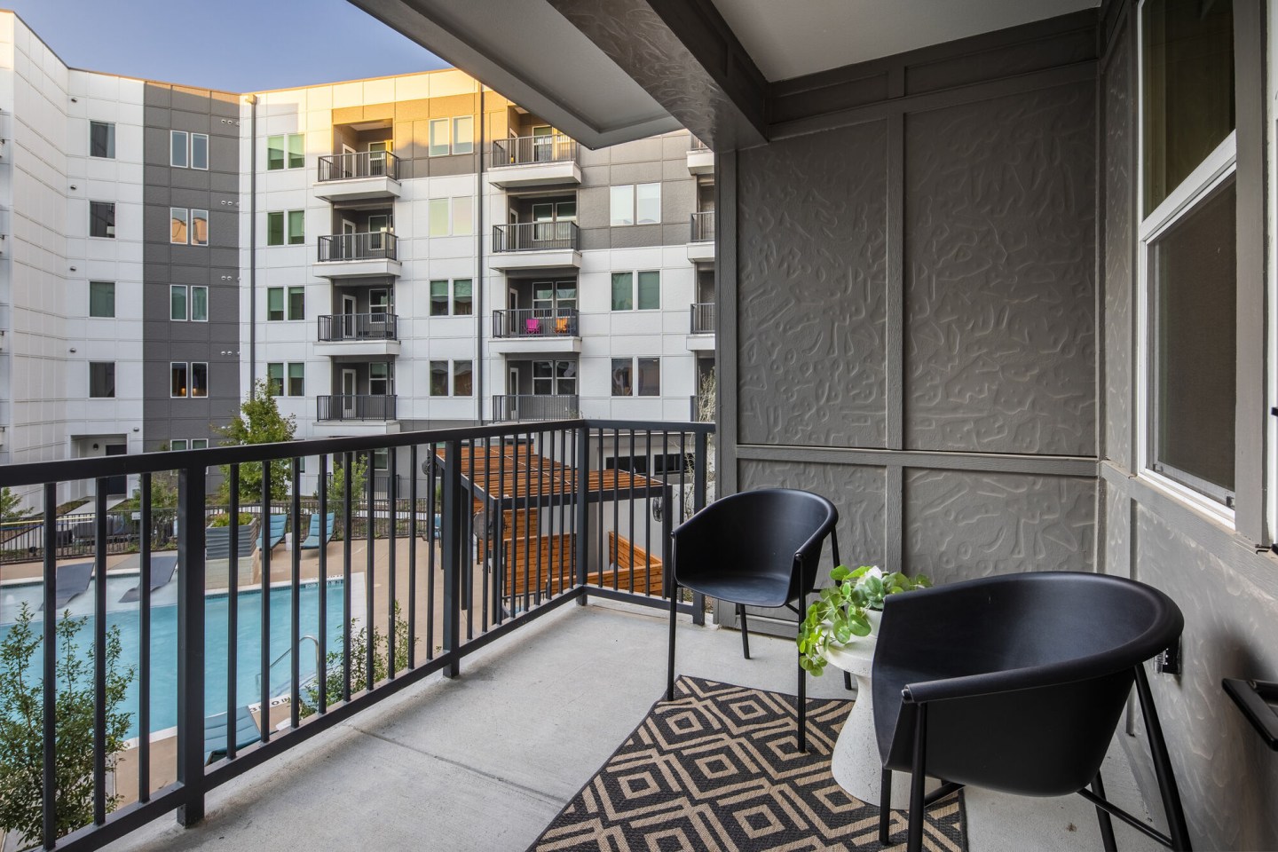 880 Lyn Image 10