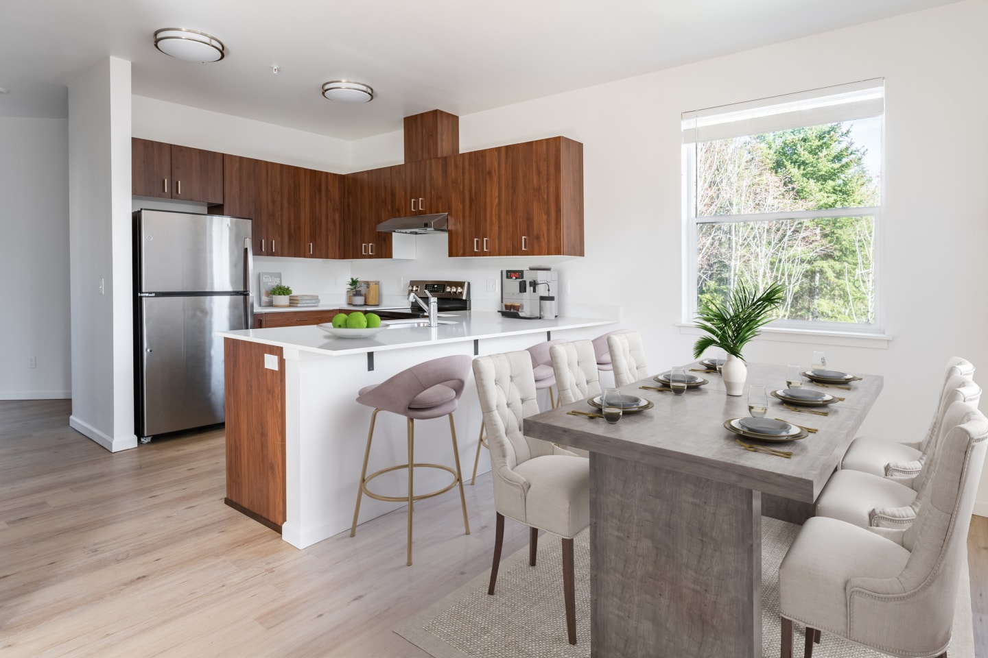 Foothills Apartment Living Image 9