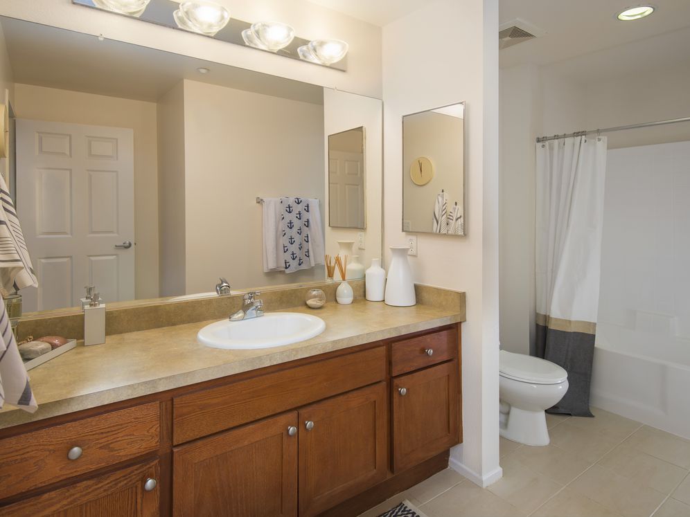 Avalon Oak Creek Image 11