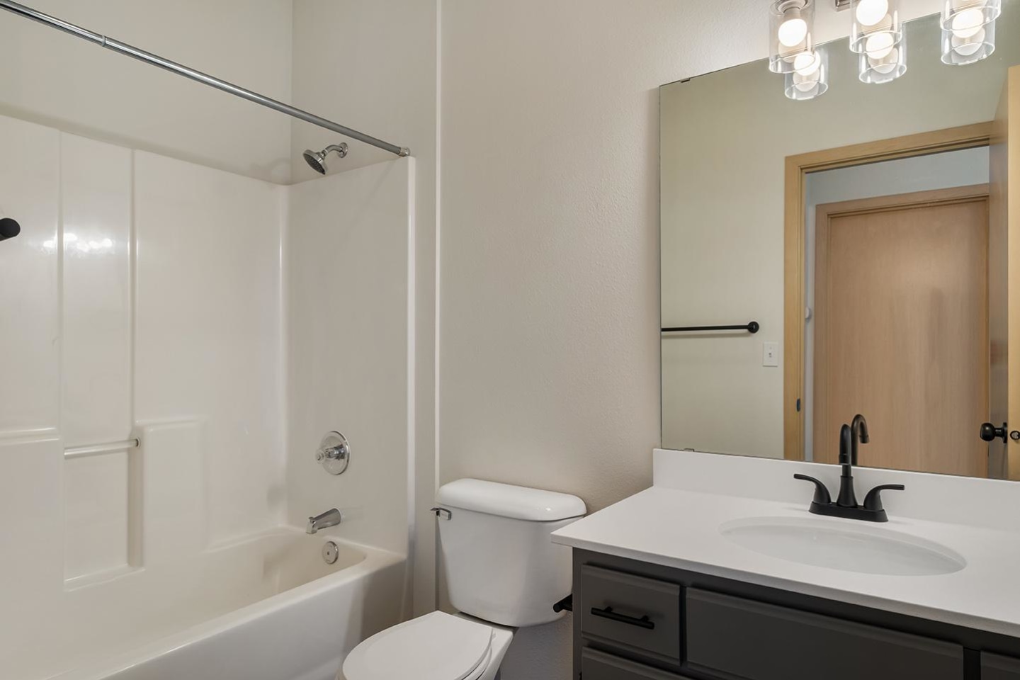 Shoreline Village Apartment Homes Image 54