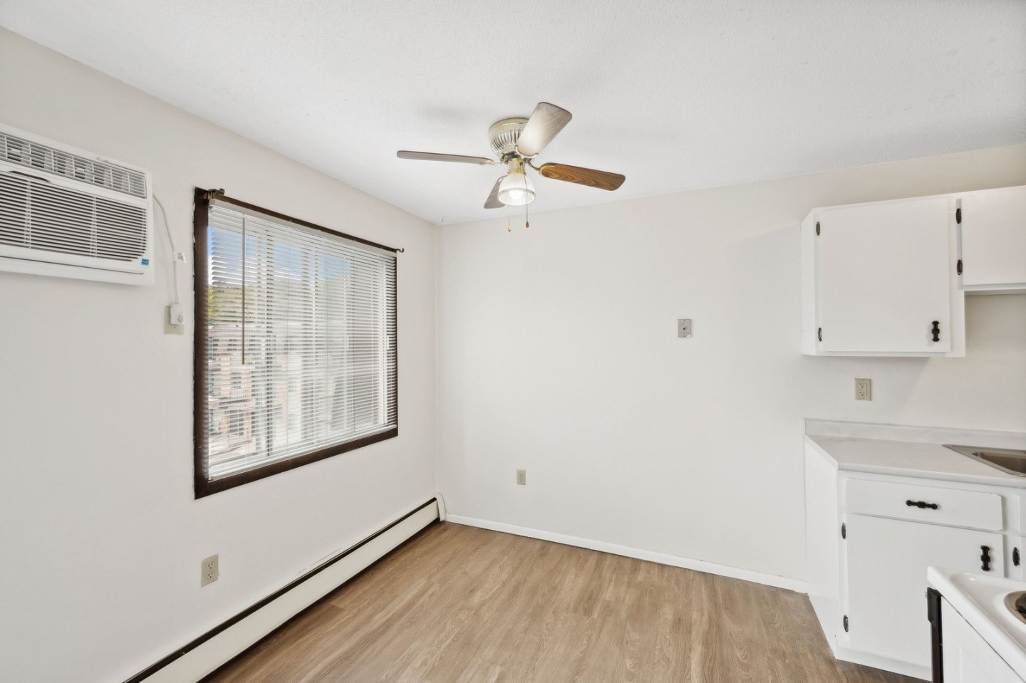 Van Dyke Apartments Image 33