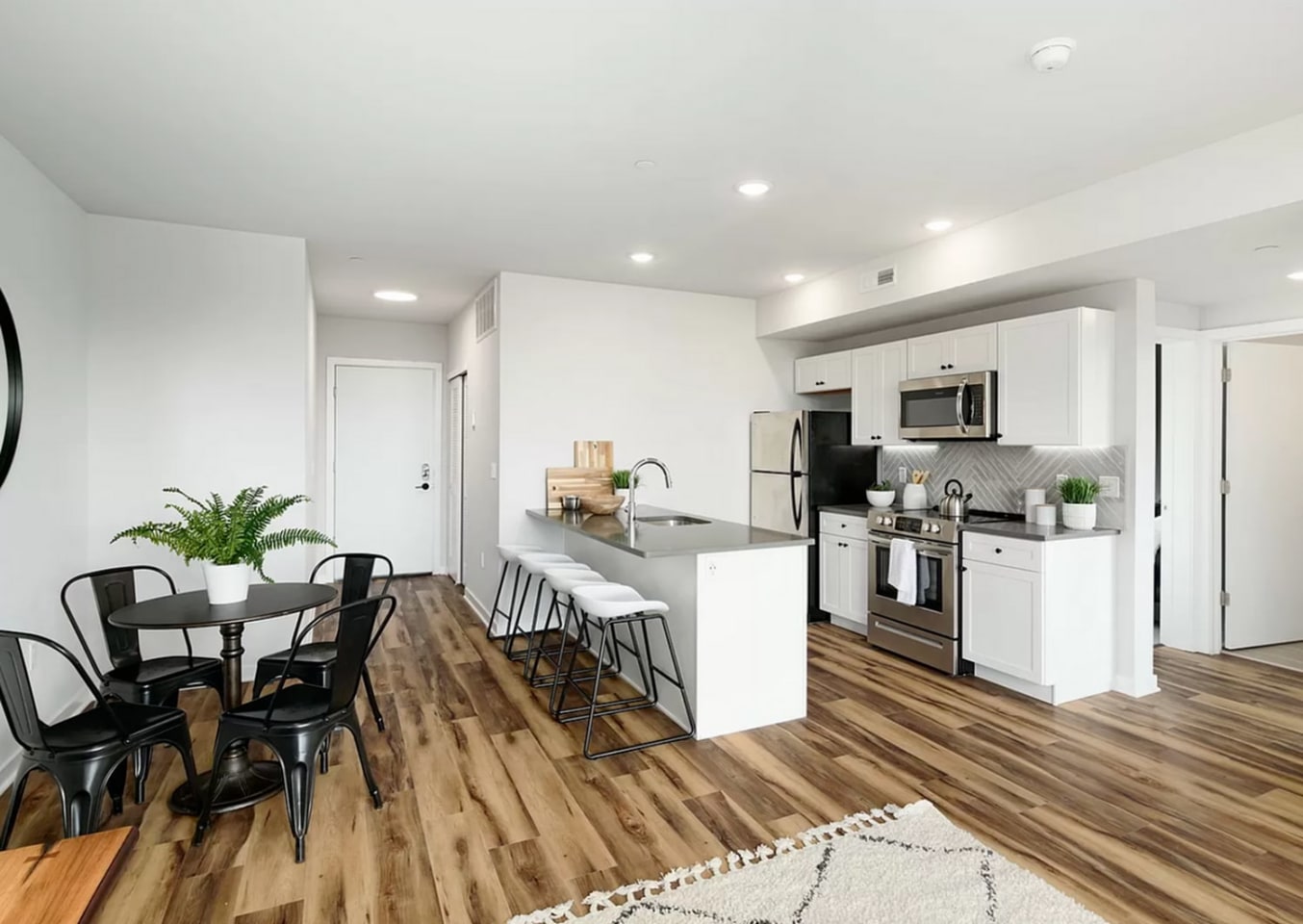 171 W Berks Image 14