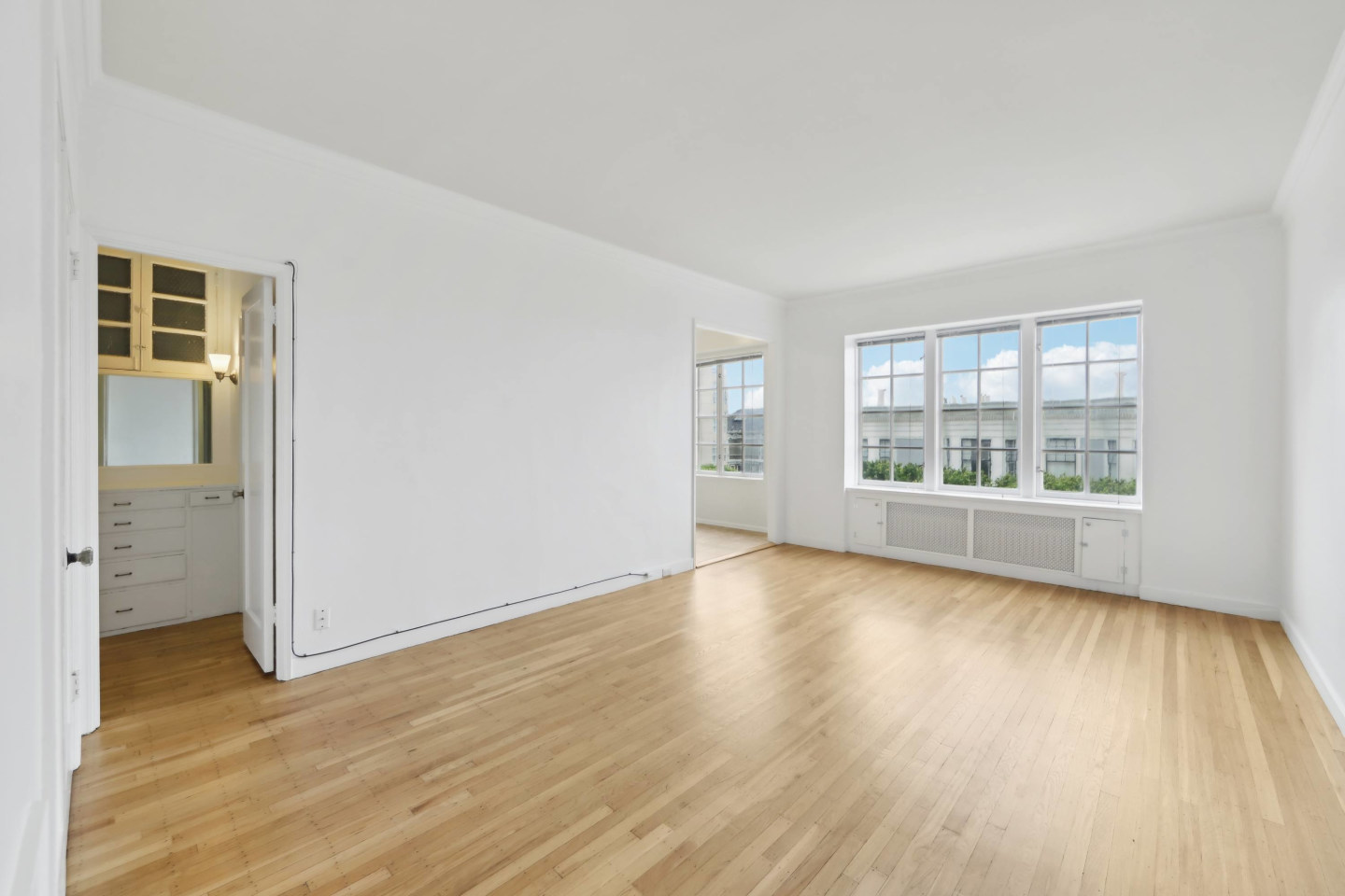 899 Green Street Image 12