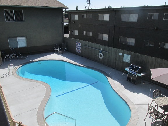 Sierra Madre Apartments Image 11