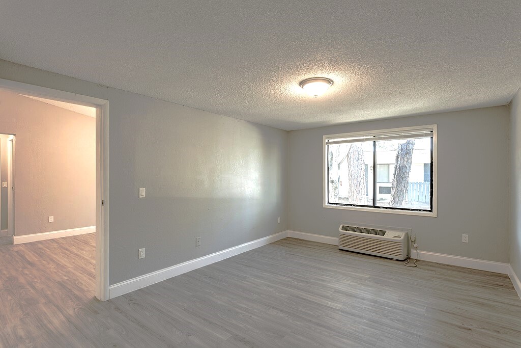 Acadia Court Image 6