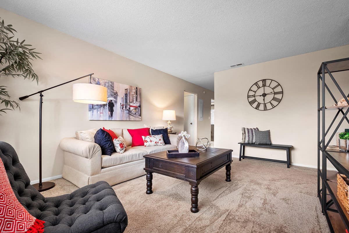 Woodlake Park Apartments Image 13