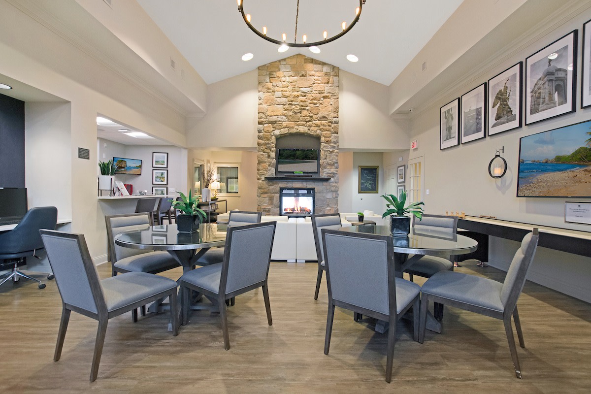 Woodmont Mews Apartments Image 11