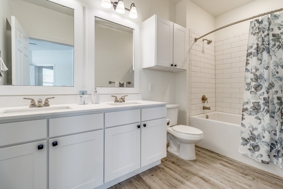 Residence at Gateway Village Image 33