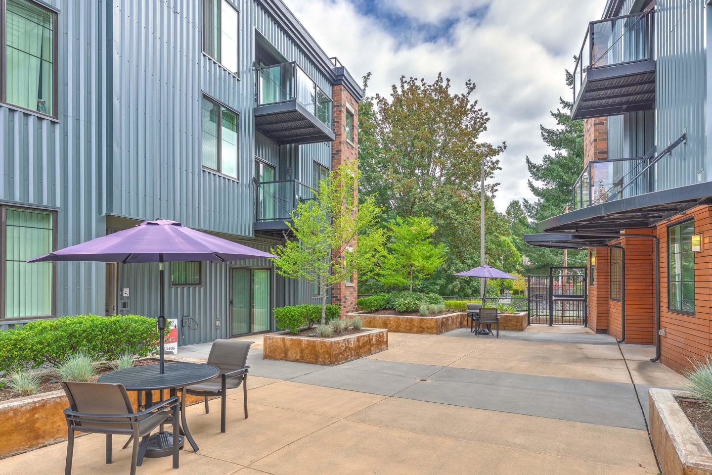 Redmond Square Image 12
