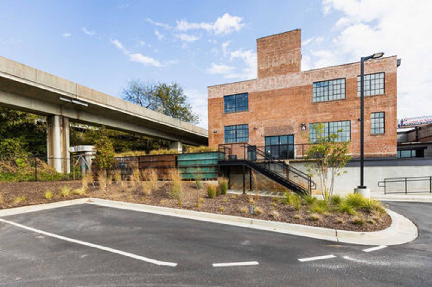 Lofts at Abrams Fixtures Image 4