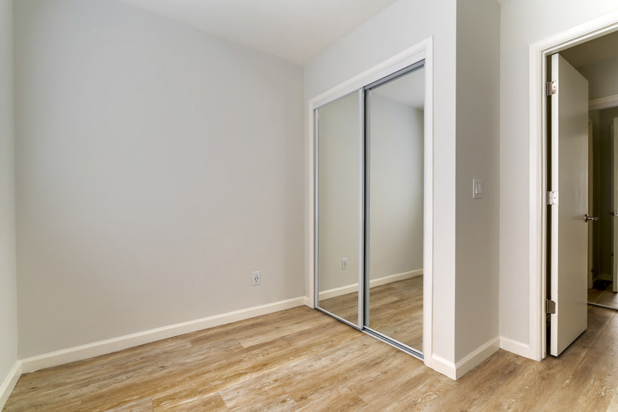 450 28th Street Apartments Image 9
