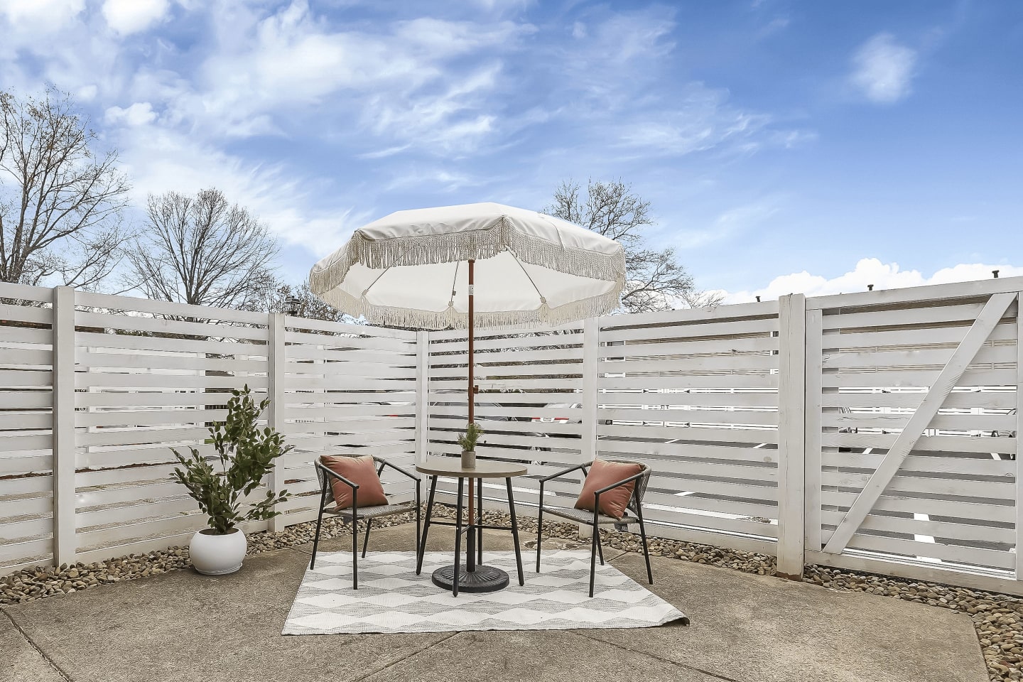 1289 | A Rental Condo Community Image 18