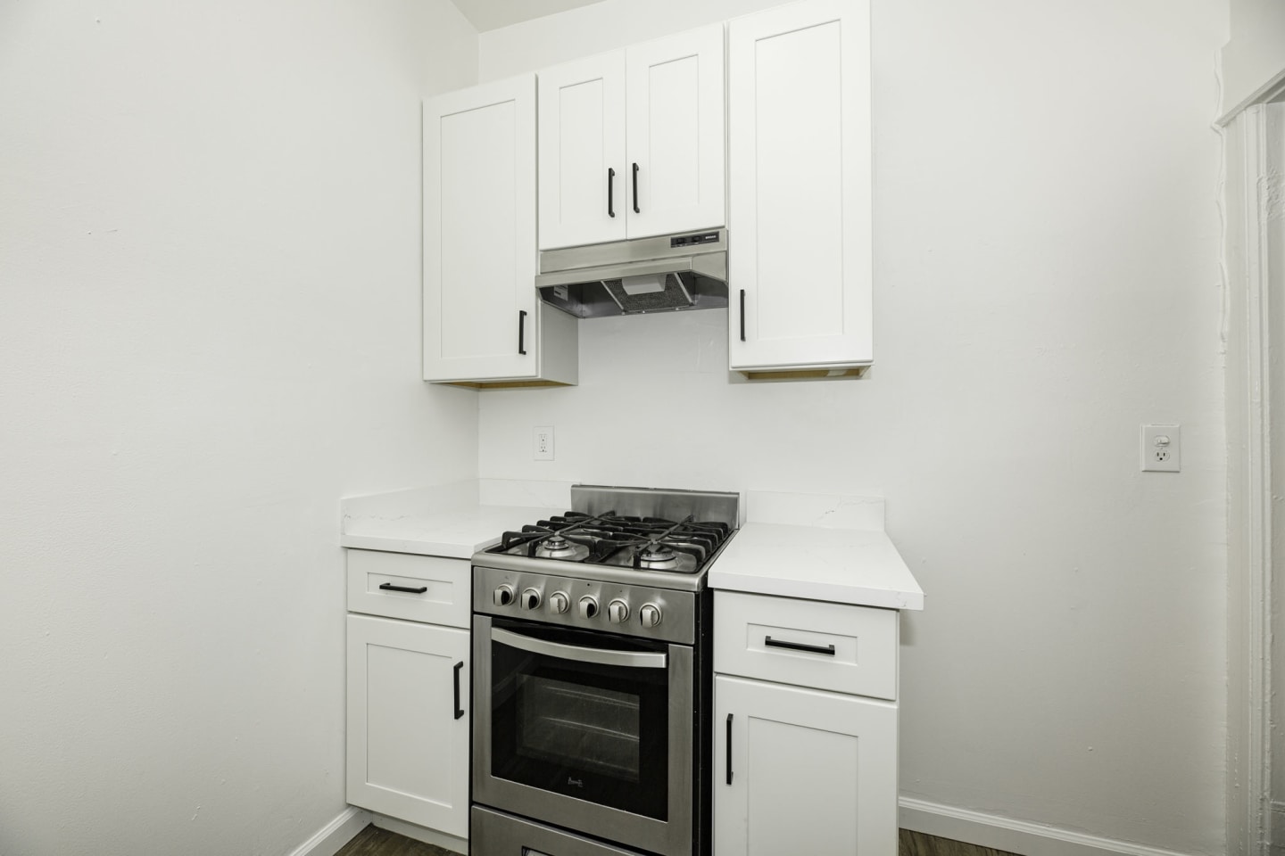 747 ELLIS Apartments Image 12