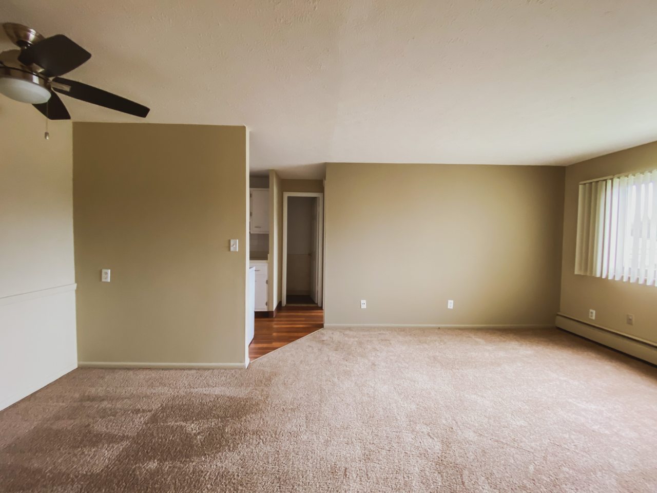 Holland Gardens Apartments Image 2