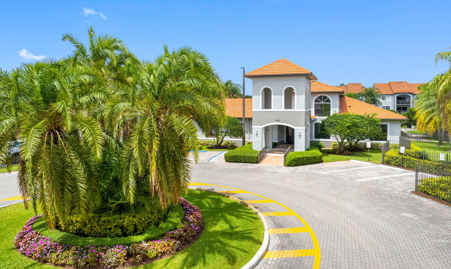 Sunset Gardens Apartments Image 3