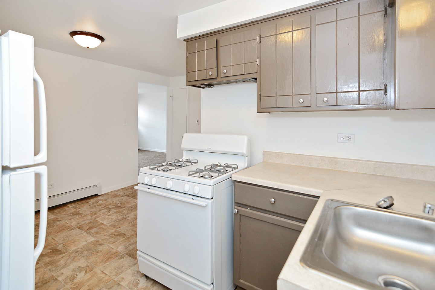 14026 S School Street Apartments Image 3