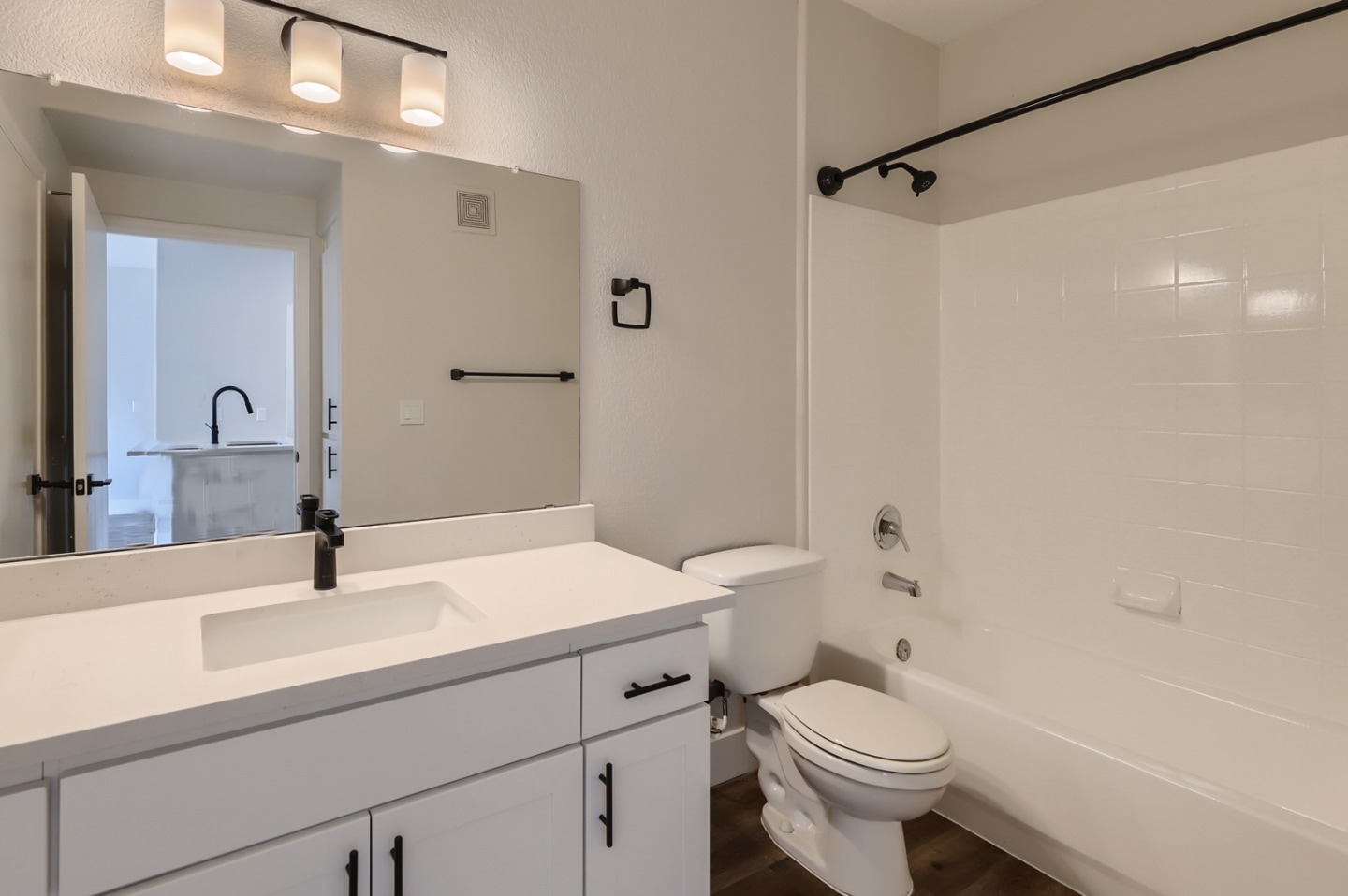 Mandarina Apartment Homes Image 65
